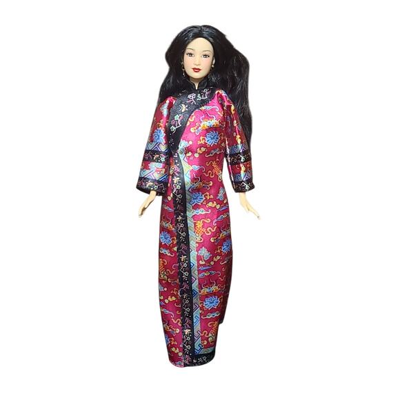 2001 Princess of China Barbie DOTW Princess Collection Used - Picture 1 of 3